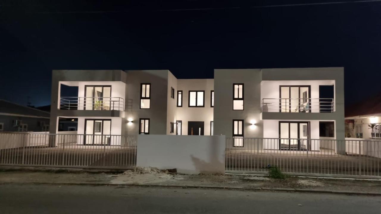 Appartement Whitehouse Boulevard, Close To Mambo Beach And City Centre à Willemstad Extérieur photo