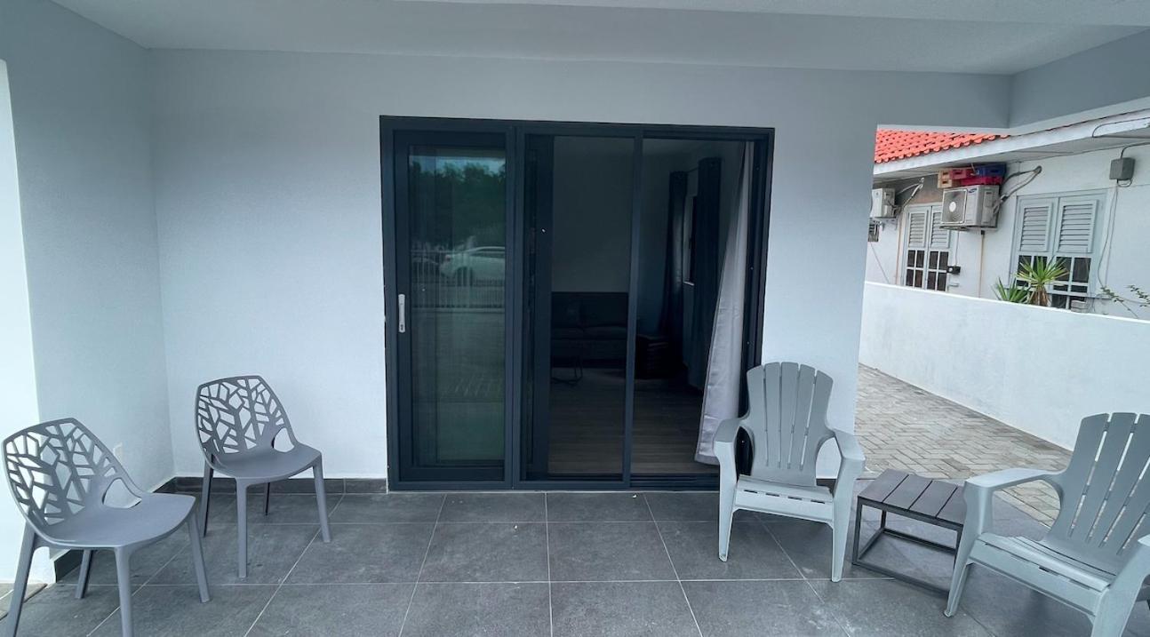 Appartement Whitehouse Boulevard, Close To Mambo Beach And City Centre à Willemstad Extérieur photo