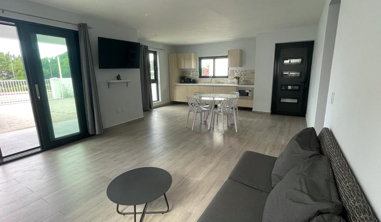 Appartement Whitehouse Boulevard, Close To Mambo Beach And City Centre à Willemstad Extérieur photo
