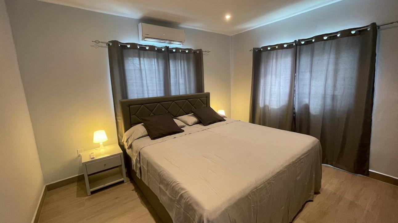 Appartement Whitehouse Boulevard, Close To Mambo Beach And City Centre à Willemstad Extérieur photo