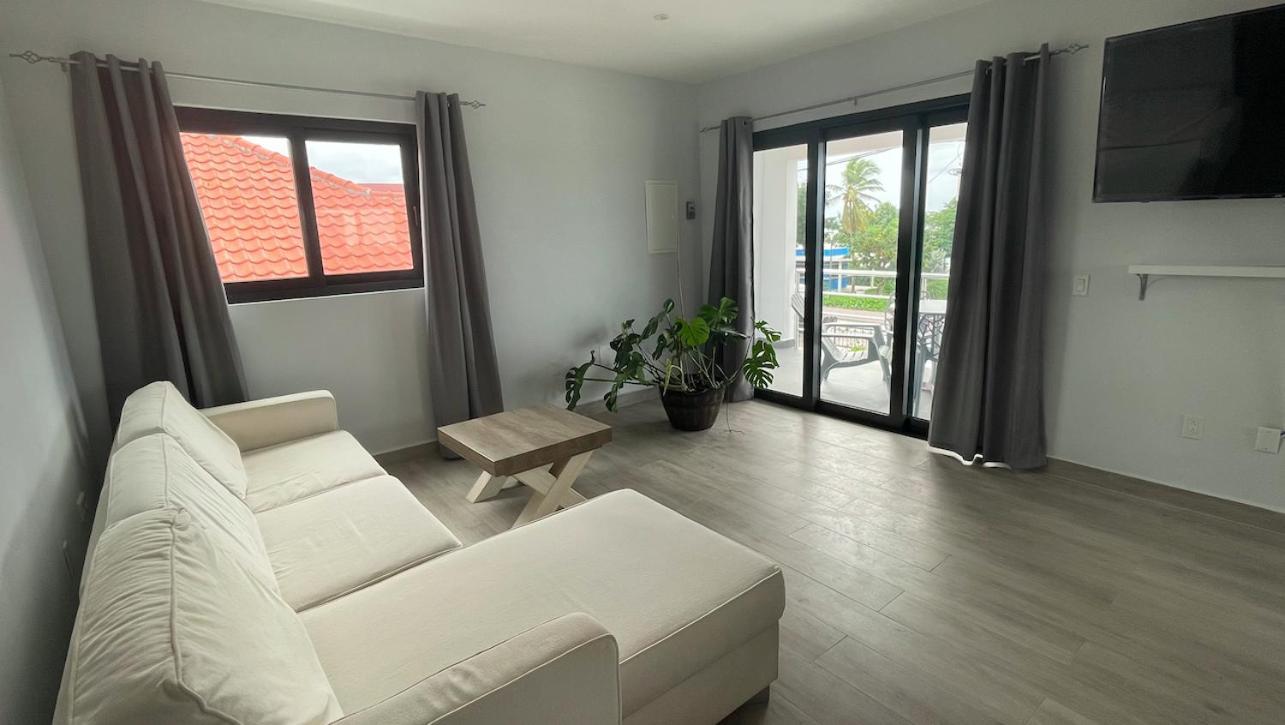 Appartement Whitehouse Boulevard, Close To Mambo Beach And City Centre à Willemstad Extérieur photo