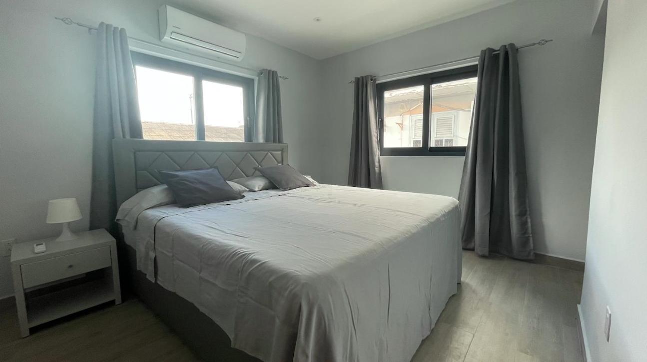 Appartement Whitehouse Boulevard, Close To Mambo Beach And City Centre à Willemstad Extérieur photo